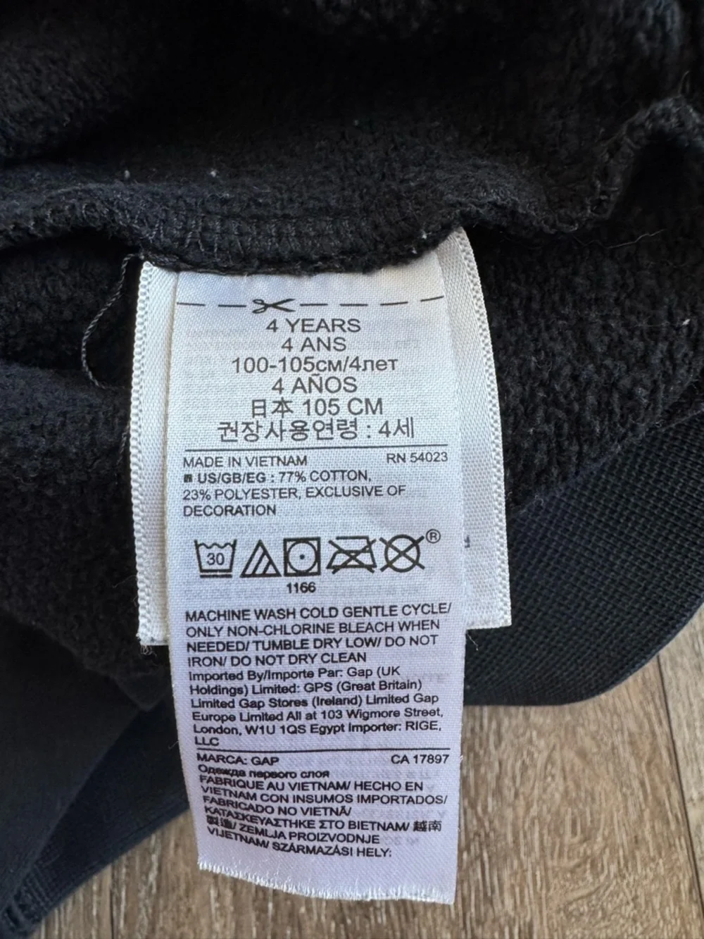 GAP Kids Batman Black Graphic Sweatshirt, size 4T